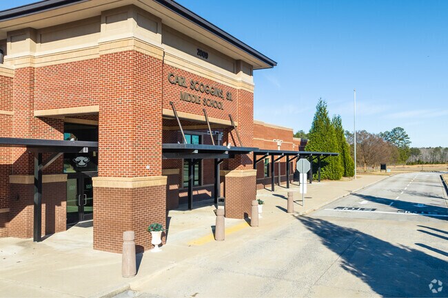 Carl Scoggins Sr. Middle School has a student-teacher ratio of 16 to 1.