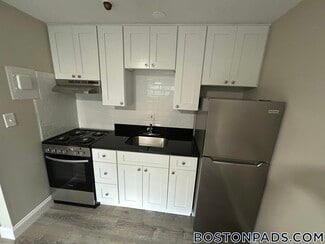 799 Farm Rd Unit 2, Marlborough, MA 01752