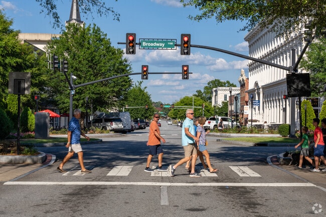 East Carver Heights is located just minutes from Uptown Columbus.