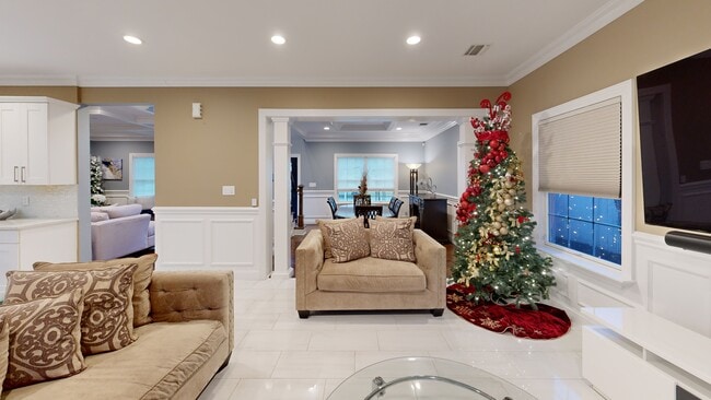 5 Vernon St, Plainview, NY 11803 - photo 2