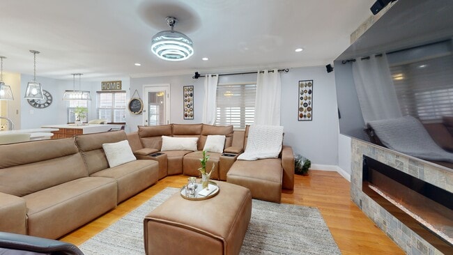 8905 Springview Rd, Philadelphia, PA 19115 - photo 2