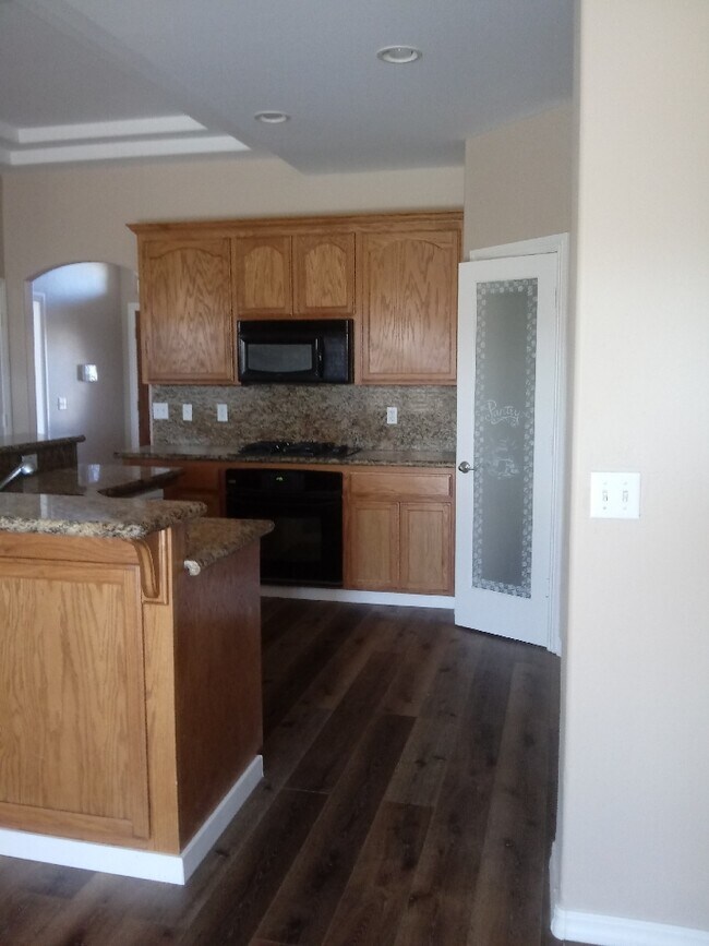 10632 Camille Ct, California City, CA 93505 - photo 3