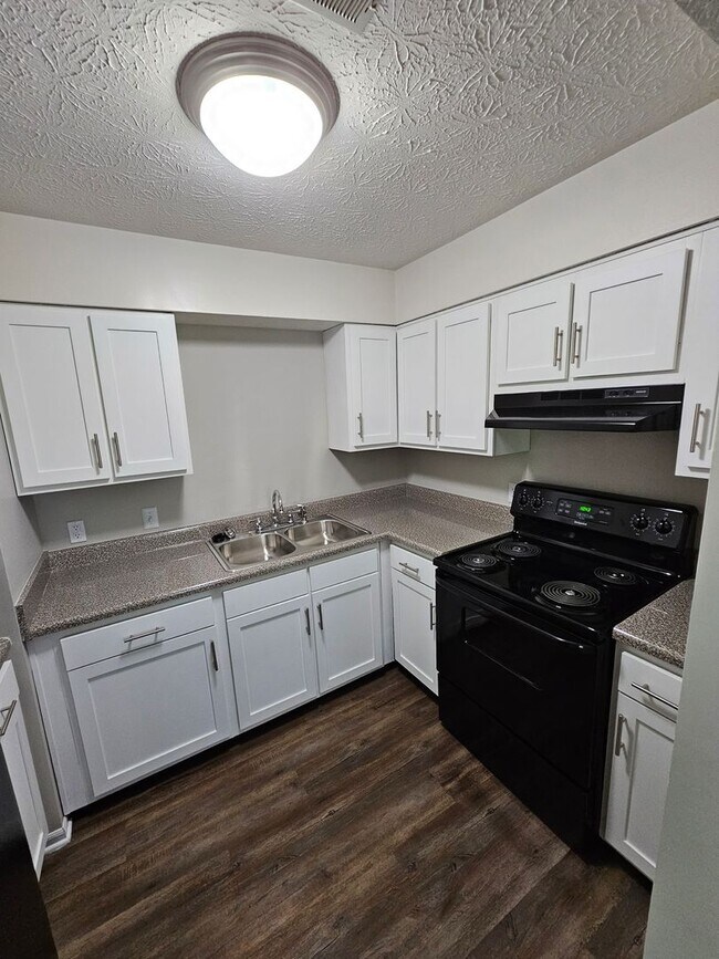 Hunter Ridge Apartments, Plainfield, IN 46168 - photo 2