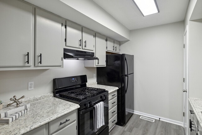 Hunter's Pond Apartments, Elkhart, IN 46514 - photo 7