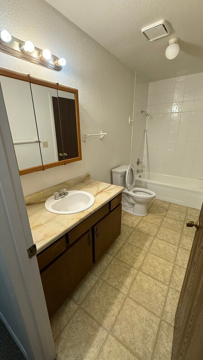 812 E Cedar Ct unit A, Fruita, CO 81521 - photo 6