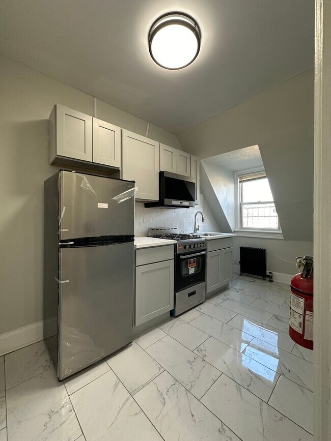 Grove St Apartments, North Plainfield, NJ 07060 - photo 2