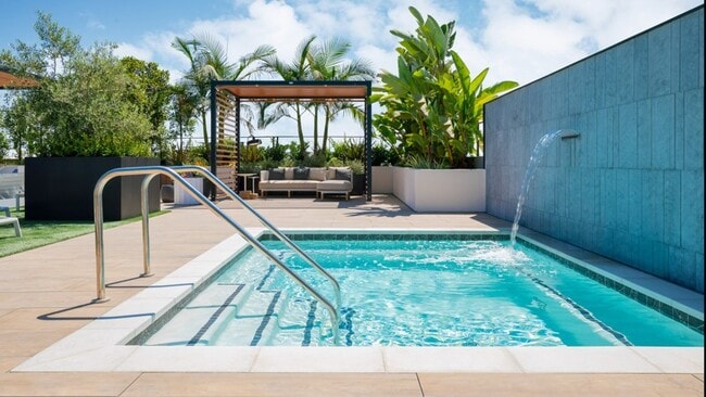 The Row at Red Hill, Santa Ana, CA 92705 - photo 7