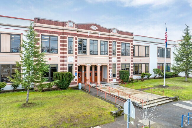 Roseway Middle offers a dual-language immersion program for students in Roseway neighborhood.