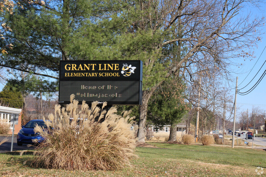Grant Line School provides education in the neighborhood of 
New Albany.