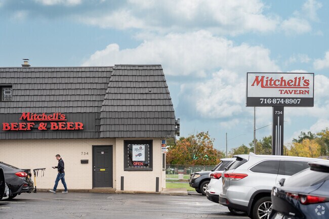 Mitchell's Tavern is a friendly neighborhood pub in Riverview with a great food selection.