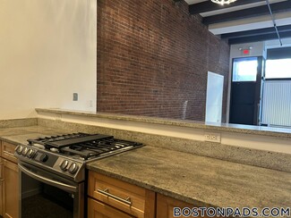 254 Friend St Unit 1, Boston, MA 02114