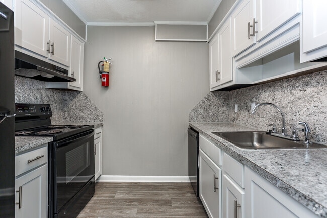 Pembrook Apartments, Columbus, GA 31907 - photo 5