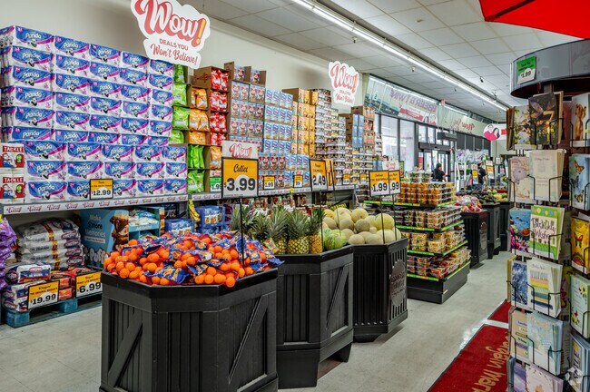 Grocery Outlet offers fresh produce and home goods at bargain price for Amberton residents.