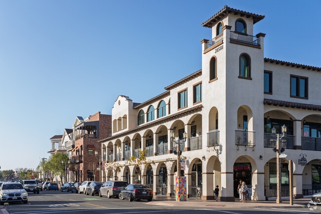 Old Town Temecula is a popular weekend hangout spot near Alta Vista.