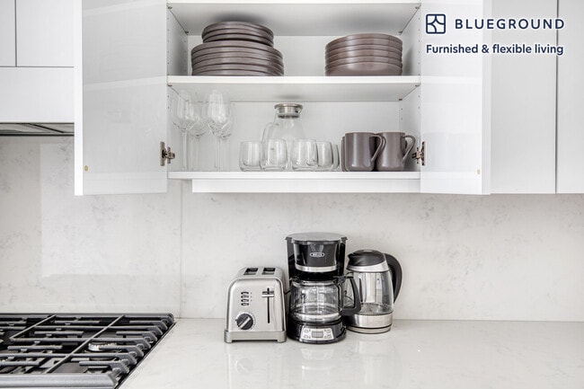 160 W 24th St unit FL8-ID656, New York, NY 10011 - photo 7