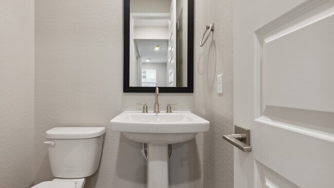 5822 E Zachary Dr, Phoenix, AZ 85054 - photo 7