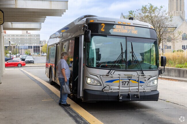 In McKinley, the MITS transit system offers a convenient and regular bus service.