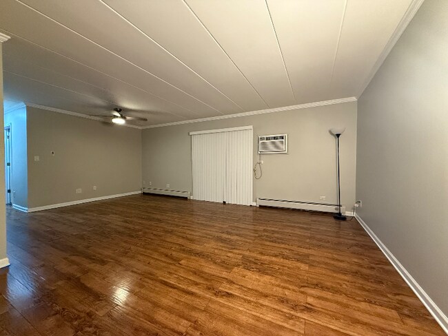 154 E Bailey Rd unit G, Naperville, IL 60565 - photo 5