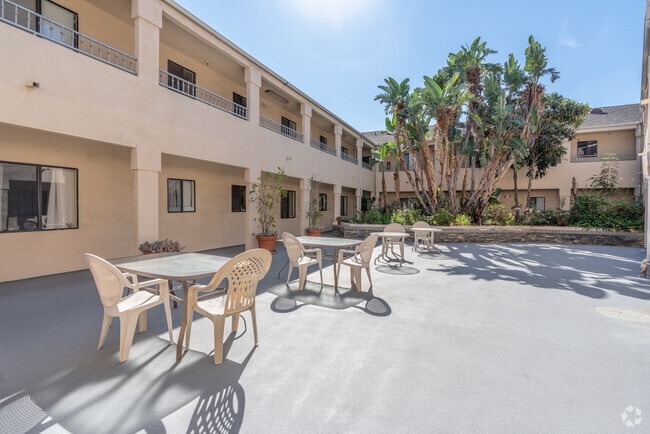 62+ at Honolulu Senior Apartments, Montrose, CA 91020 - photo 7