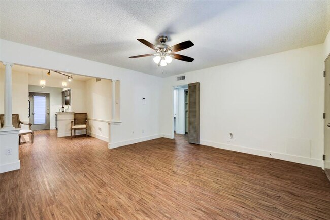 Marquee Uptown & Carriage Square, Houston, TX 77056 - photo 4