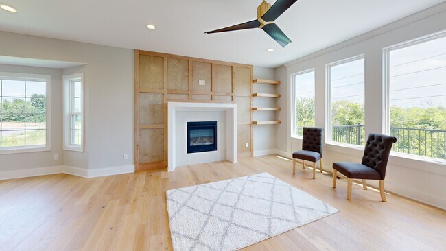 4027 NE Sagamore Dr unit A, Lee's Summit, MO 64064 - photo 2