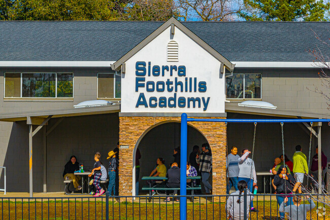 Sierra Foothills Academy signage welcomes students to come and learn.
