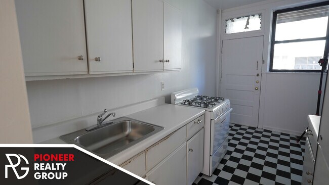 824 W Waveland Ave unit 827-S1, Chicago, IL 60613 - photo 5