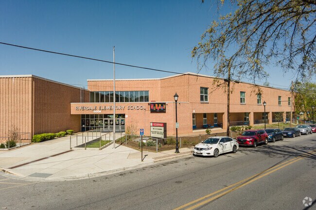 Riverdale Elementary School Exterior