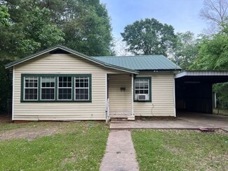 1314 Avalon Dr, Lufkin, TX 75901