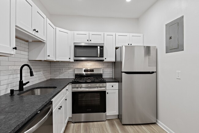 96- 100 Chestnut St, Albany, NY 12210 - photo 3