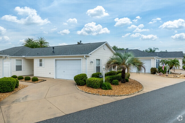 Village of Virginia Trace residents have the option to purchase smaller Villa style homes.