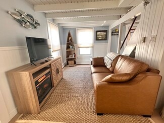 24 Myrtle Ln, South Portland, ME 04106