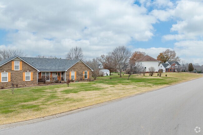 Older homes in Bellshire are ranch styles in Clarksville.