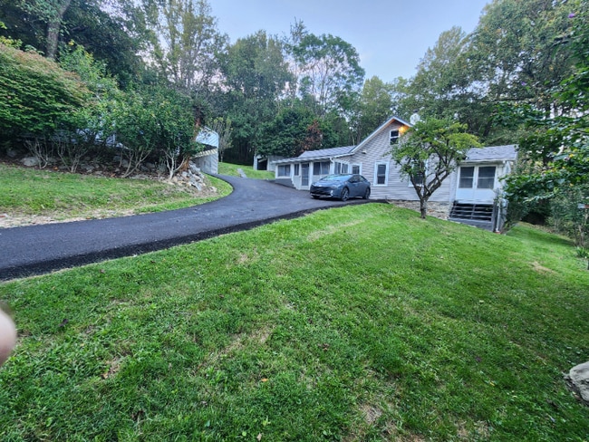 15215 Charmian Rd, Blue Ridge Summit, PA 17214 - photo 2