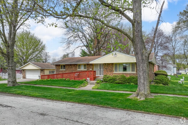 Ranch style homes with detached garages can be found throughout Dolton.