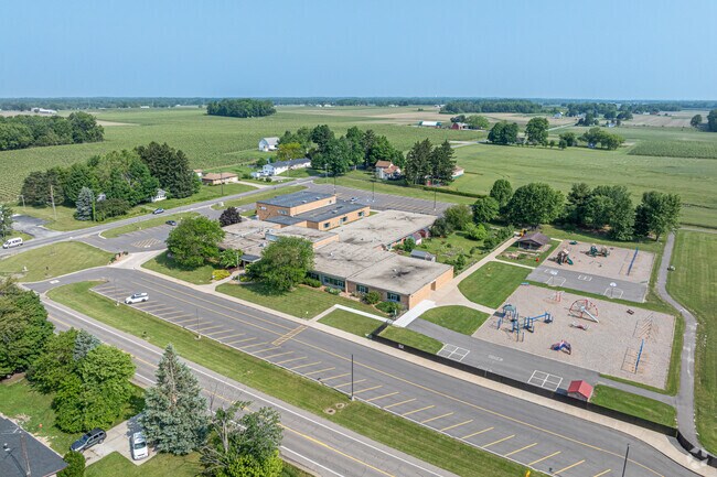 Hollywood Elementary School is located in Stevensville, Michigan.