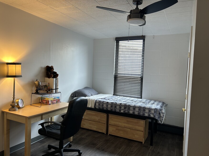 Premium Studio - 155SF