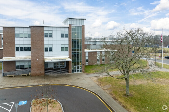 John W. Rogers Middle School in Rockland got a B- in academics from Niche.