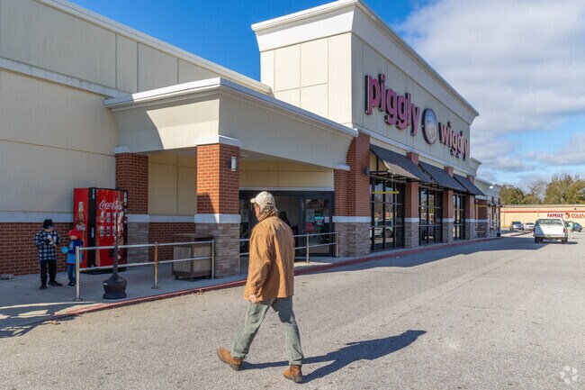 Loxely residents shop at their Piggly Wiggly on Hwy 59.