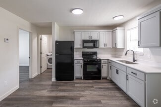 305-317 Berry St, Springdale, AR 72764