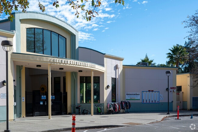 Coleman Elementary School is a very welcoming place for new students in the Dominican area.