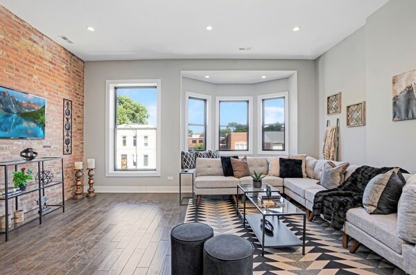 3330 S Indiana Ave unit 2S, Chicago, IL 60616 - photo 5