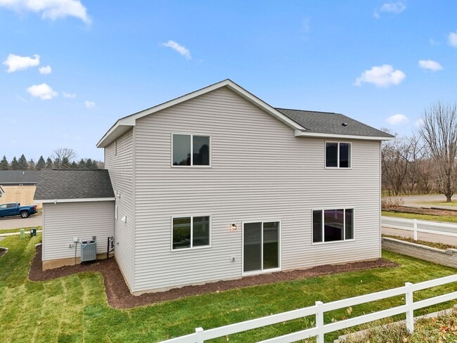 1335 Compton Ave, River Falls, WI 54022 - photo 7