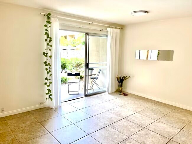 The Plaza Condominiums unit 112, San Diego, CA 92109 - photo 3