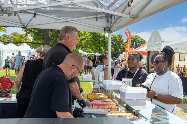 Grandmont residents head to the Belle Isle Art Fair for an enjoyable afternoon.