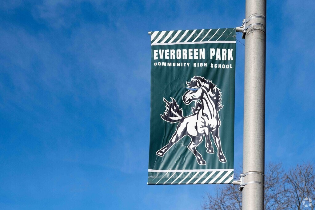 Evergreen Park High School was founded in 1954 and is the 254th largest school in Illinois.