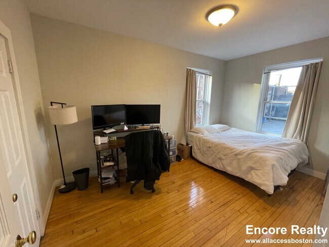 11 Farrington Ave unit 1, Allston, MA 02134 - photo 5