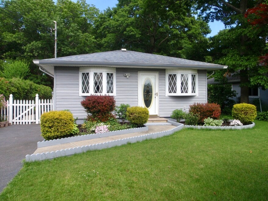 46 Forrest Ave, Shirley, NY 11967 - photo 1