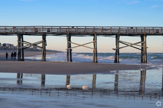The Flagler Pier near Palm Coast is popular for walking, fishing and photography.