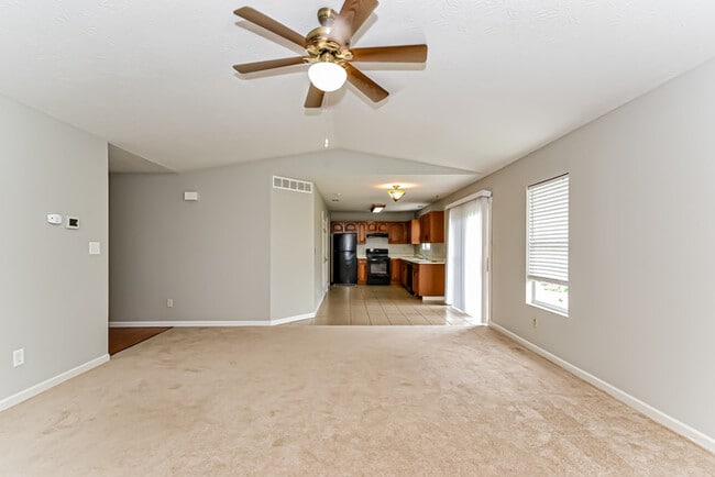 690 W Arielle Ct, Monroe, OH 45050 - photo 4